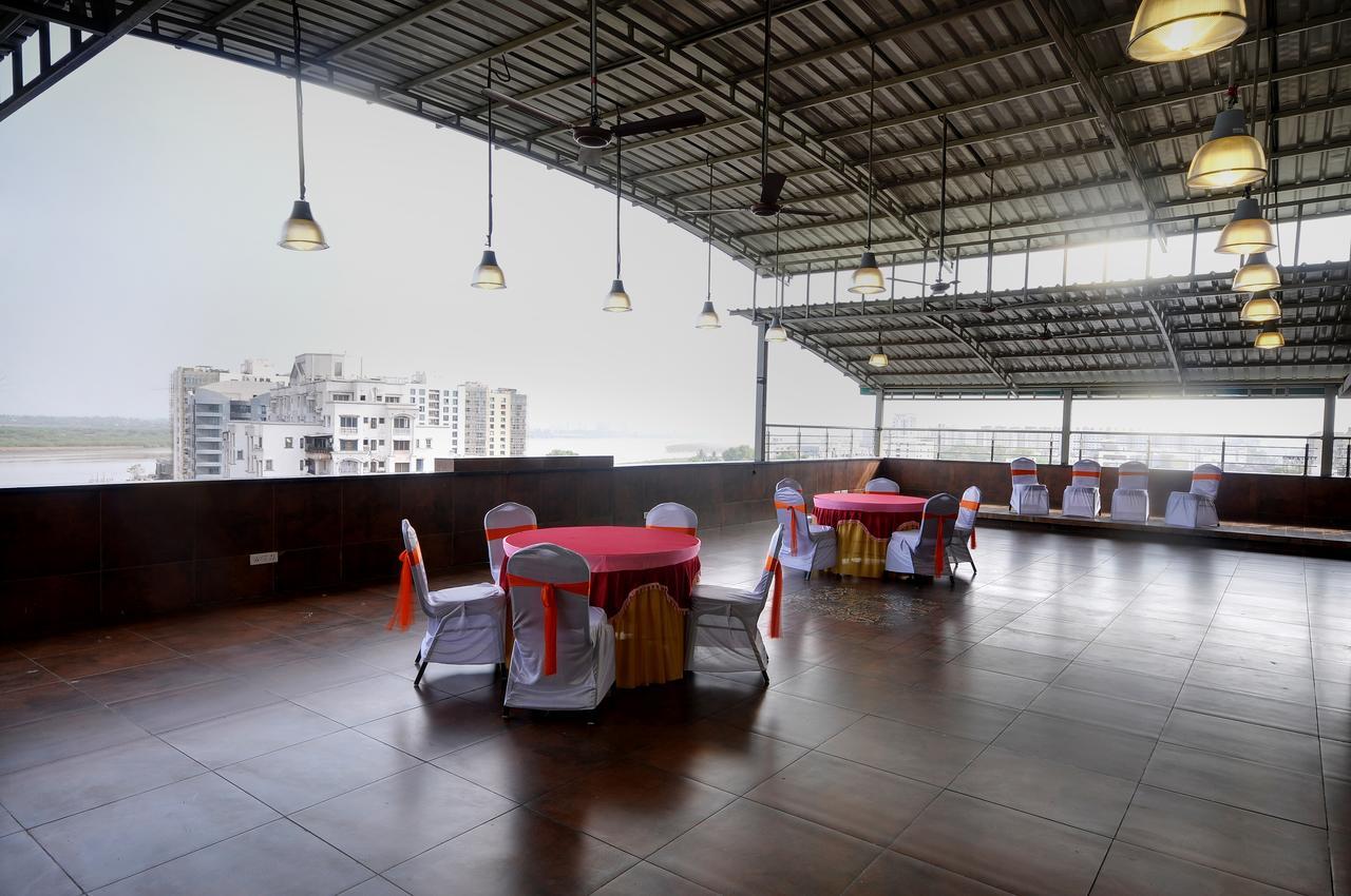 Shreeji Vatika Hotel Surat Exterior foto