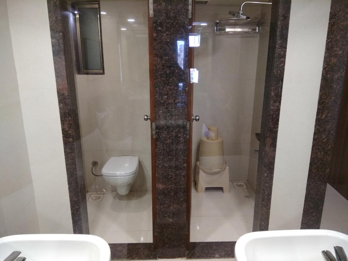 Shreeji Vatika Hotel Surat Exterior foto