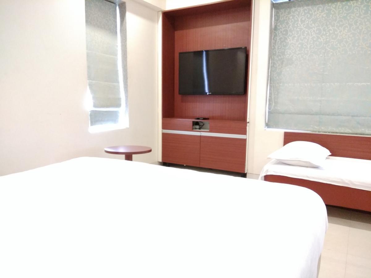 Shreeji Vatika Hotel Surat Exterior foto