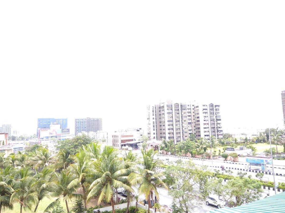 Shreeji Vatika Hotel Surat Exterior foto