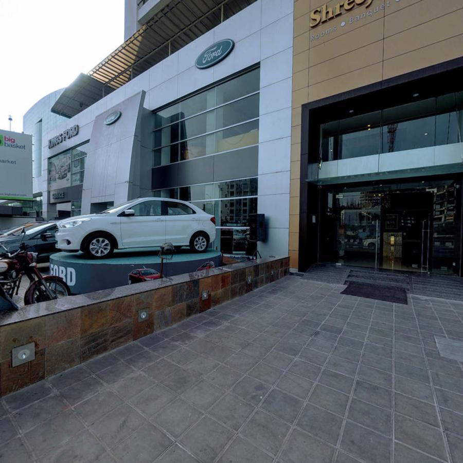Shreeji Vatika Hotel Surat Exterior foto